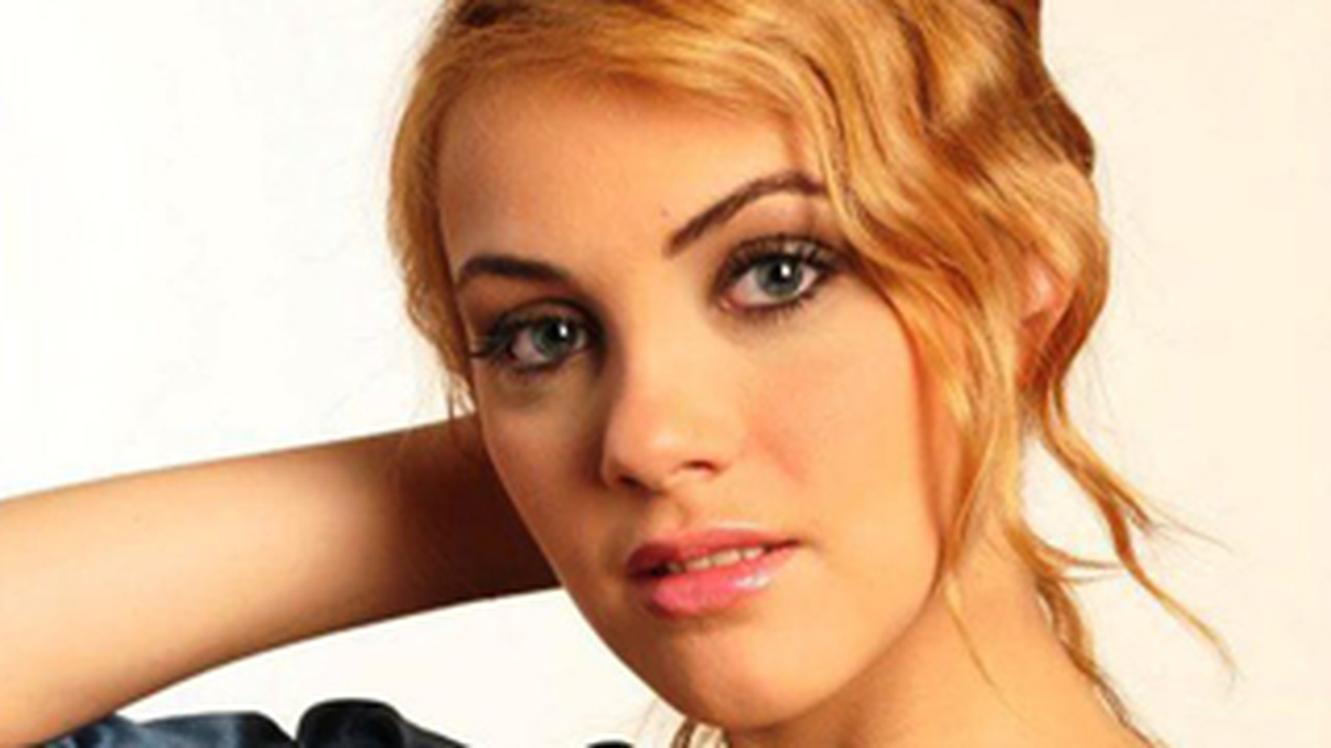 Andreea Ibacka, tocilara si anti-sociala! Vezi cum facea fata stresului si orelor nedormite!