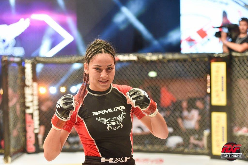 El este primul bărbat care a “îmblânzit-o” pe Diana Belbiţa, “prinţesa războinică” de la “Exatlon”. Este campion naţional MMA şi…
