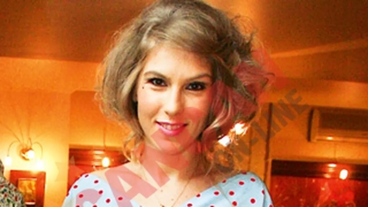 Corina se lanseaza in moda? Vrea sa creeze o linie de uniforme pentru elevi!