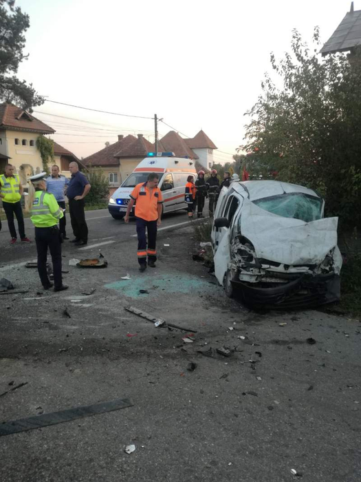 Accident cu 3 mașini în Gorj! Plan roșu de intervenție: 11 victime