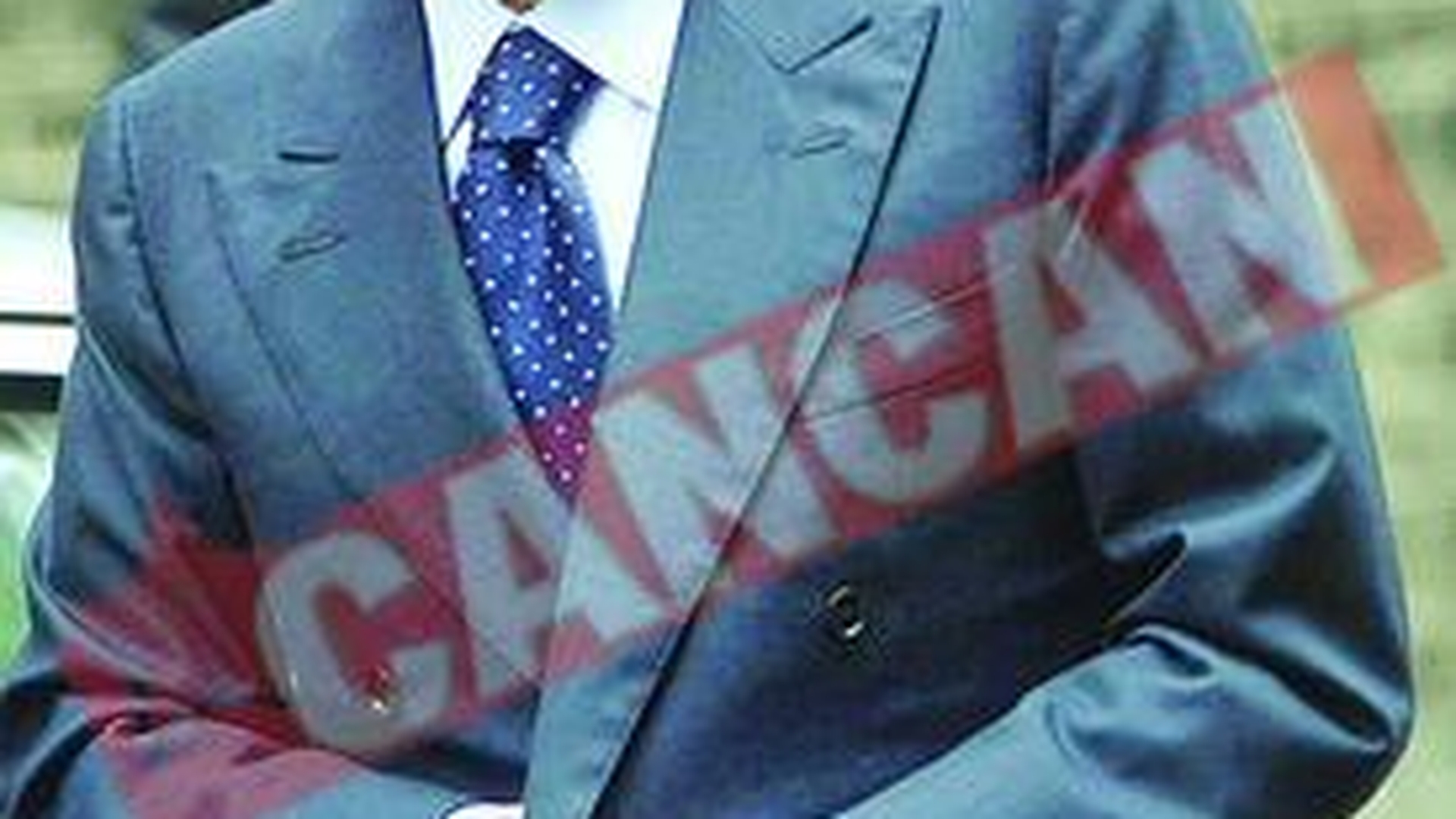 Berlusconi se razboieste cu Youtube