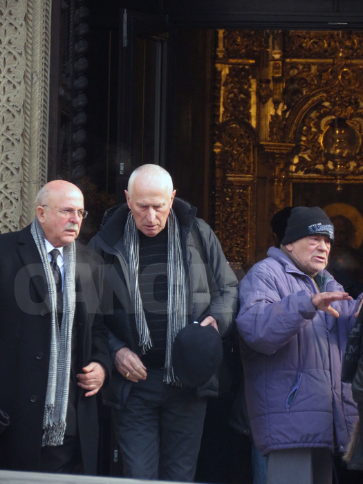 Familia extinsa l-a condus pe ultimul drum!  Miliardarul DAN ADAMESCU, inmormantat fara lacrimi!