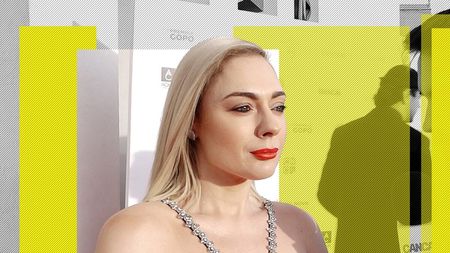 Ce face Giulia Nahmany în casă, când nu o vede nimeni?! Puține femei recunosc asta: “Îmi place cu buretele!”