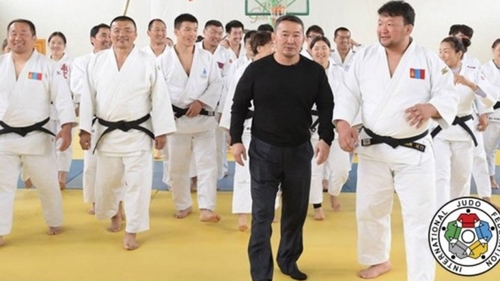 Preşedintele Federaţiei Internaţionale de Judo, felicitări pentru noul preşedinte al Mongoliei