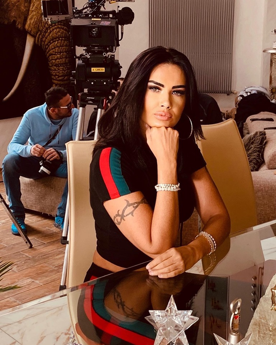 Oana Zăvoranu, prima poză cu bebelușul în brațe! Vedeta a ținut să să afle chiar de la ea: “Primul si cel mai dulce…”