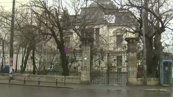 Scriitorii, aruncati in strada din cauza unei retrocedari! Casa Monteoru trebuie evacuata de urgenta!