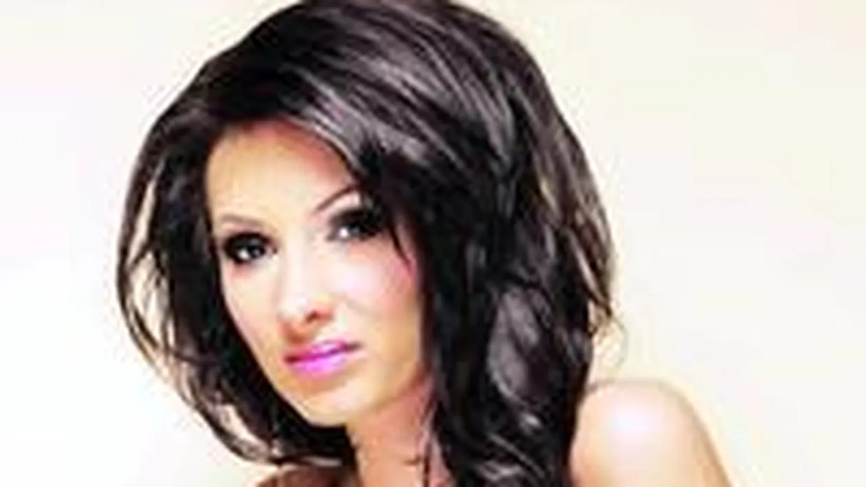 Iubita lui Pulhac, nevoita sa aleaga intre fotbalist si cariera