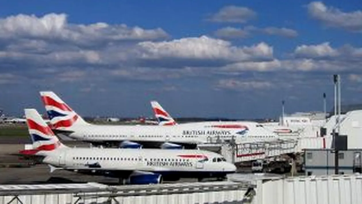 Aeroporturile Gatwick si Heathrow din Londra au fost redeschise partial