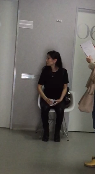 Pe chipul Andei se putea citi cu uşurinţă îngrijorarea