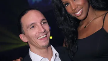 Kelly Rowland a adormit la intalnire si a inceput sa sforaie!