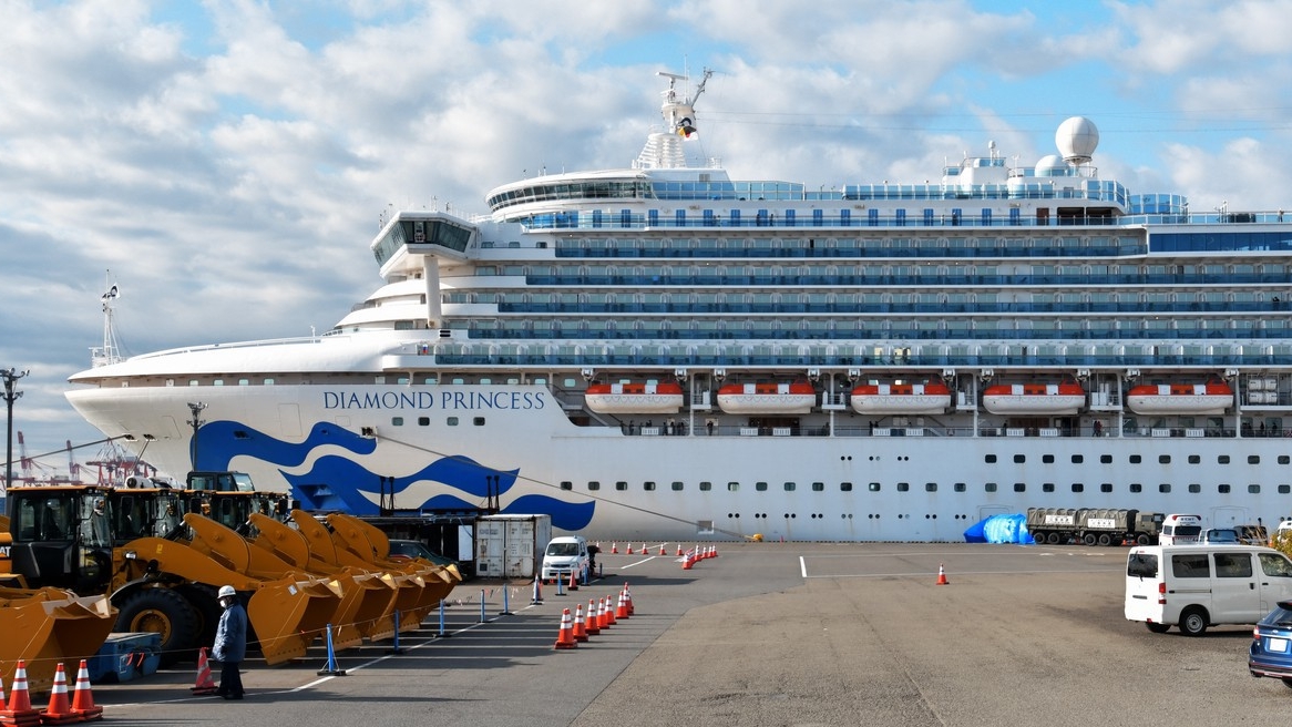 Primii români de pe vasul de croazieră Diamond Princess sosesc în țară! Ce măsuri de securitate s-au luat
