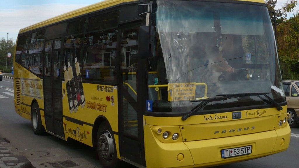 Cum se protejează un șofer de autobuz de coronavirus, într-o oraș fără niciun caz.  FOTO