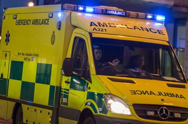 Pacientul a murit în ambulanţa care trebuia să îl salveze din cauza unui şofer nervos. E şocant ce scria în biletul pe care l-a lăsat medicilor în parbriz