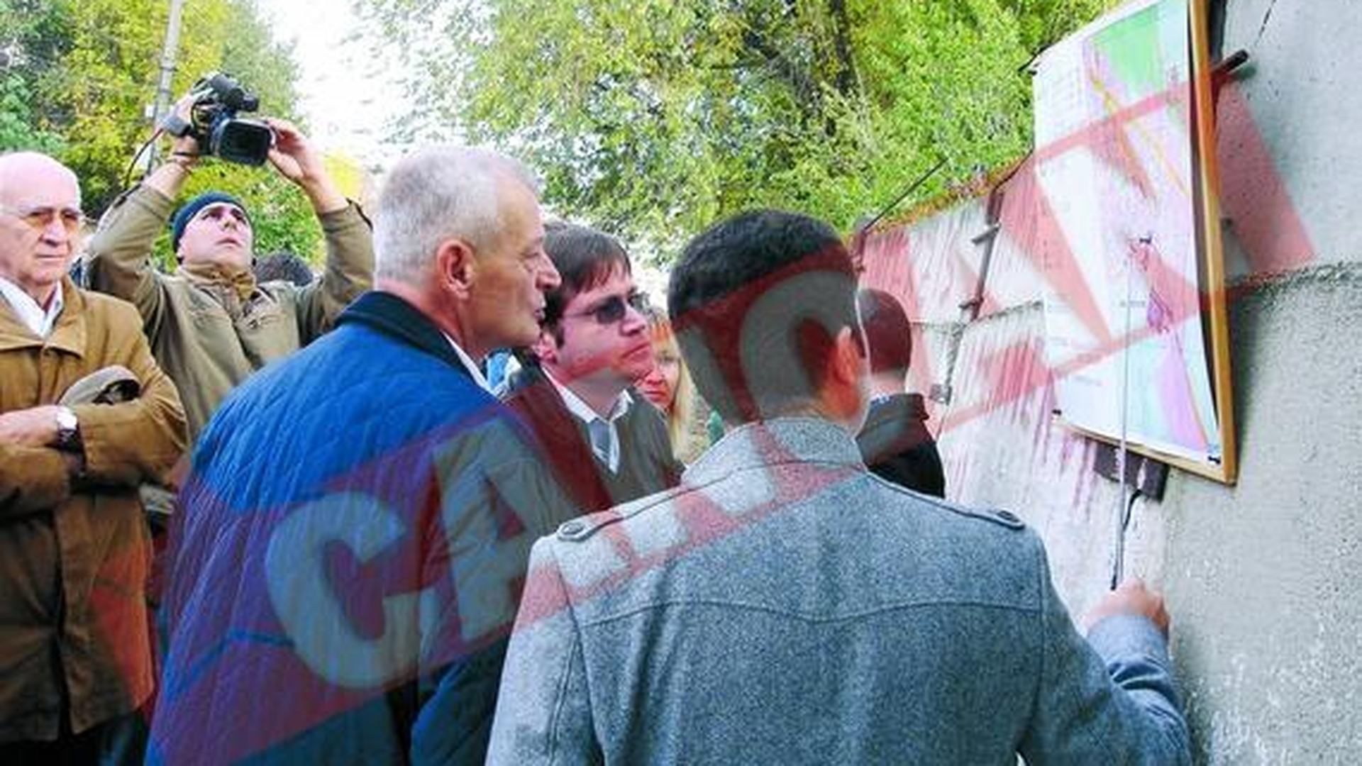 Oprescu vrea apa si canalizare la periferia Capitalei