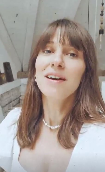 Dana Rogoz nu îi mai ascunde fața fetiței sale! E superbă Lia Elena, iar detaliile din poza de colecție au atras toate privirile
