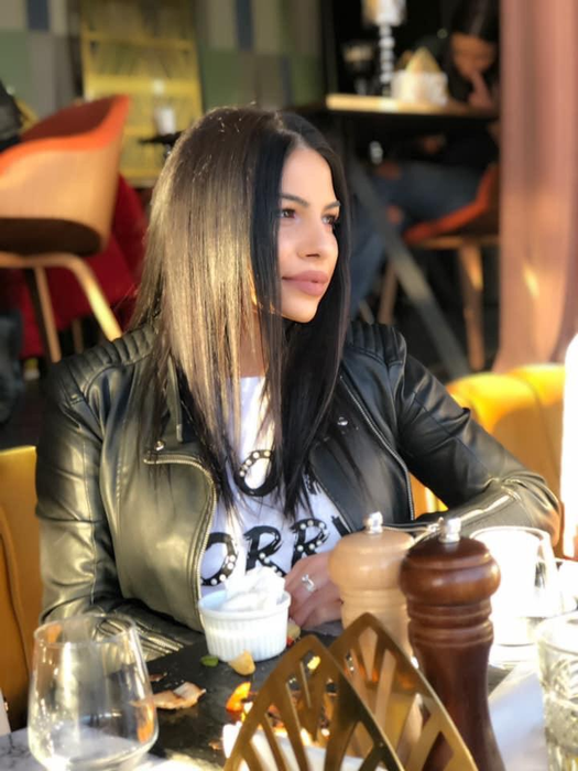 Alina, iubita "ex-ului" Paulei Chirilă