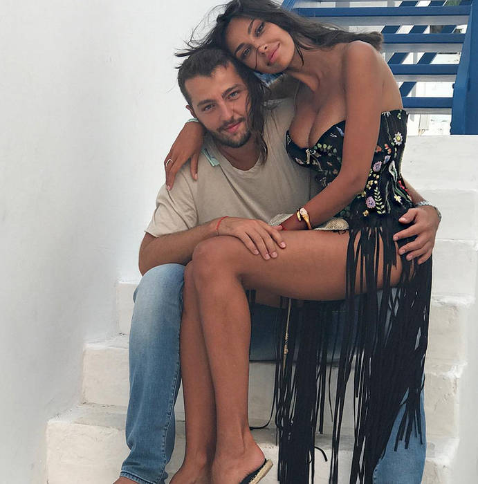 Mădălina Ghenea, pictorial ad-hoc în Grecia