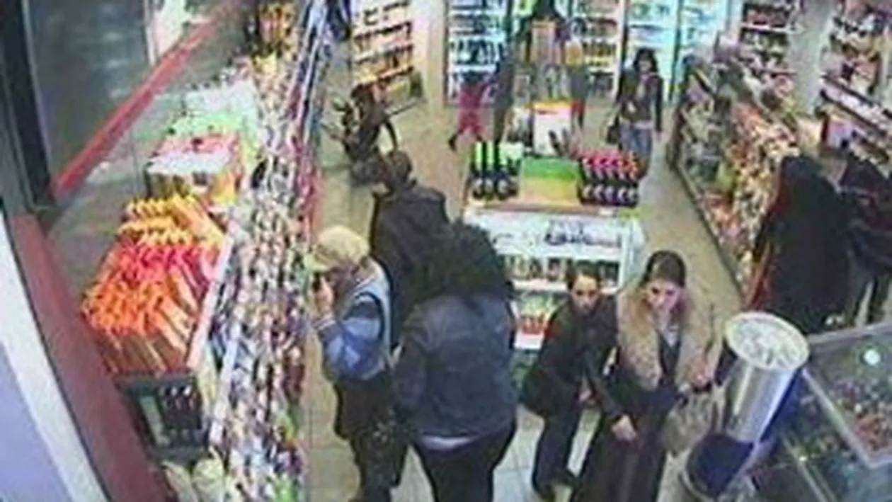 VIDEO Asta e metoda tiganeasca de a face shopping! Un grup de rromi au furat tot ce le-a cazut in mana dintr-o benzinarie din Dej!