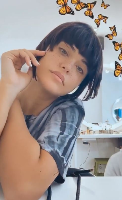 N-o mai recunoști pe stradă! Cum arată Antonia cu breton. Fanii au rămas mască