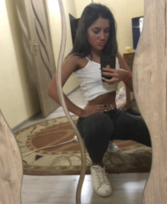 Cum arăta Bia Khalifa, fosta iubită a lui Dani Mocanu, înainte de operaţiile estetice. Părea o tânără ca oricare alta