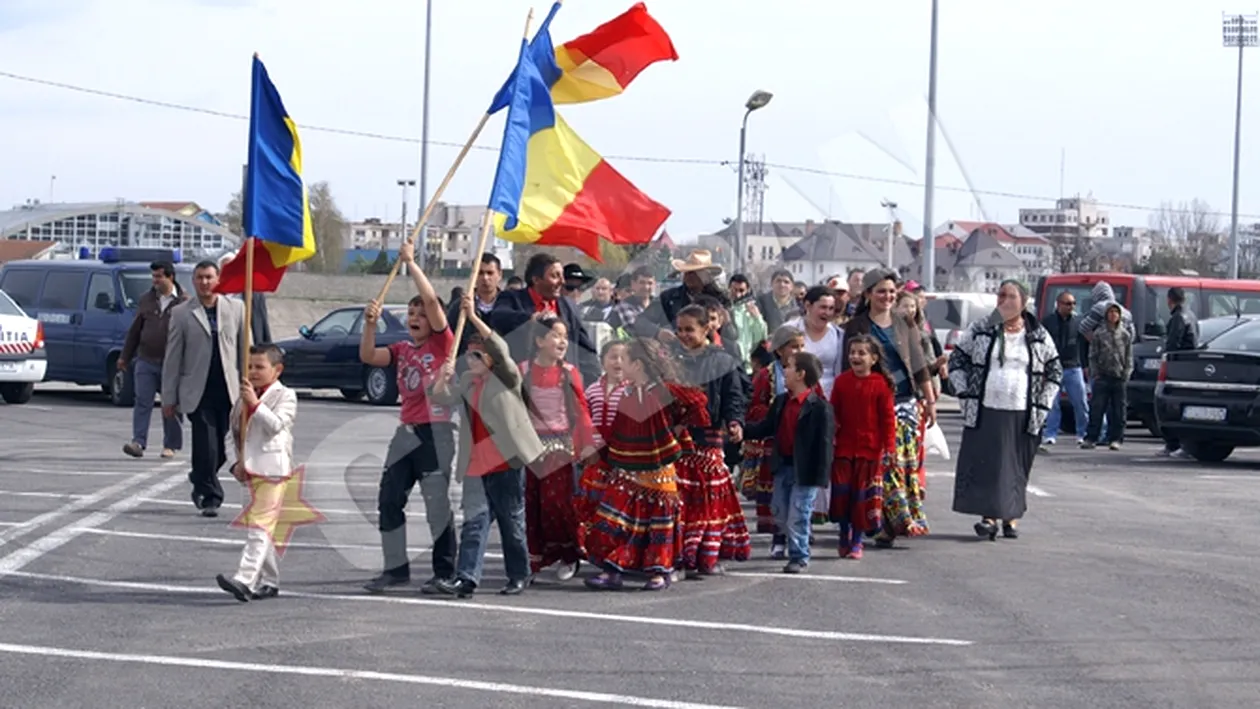 Muzica bisericeasca si berbeci la protap de Ziua Romilor