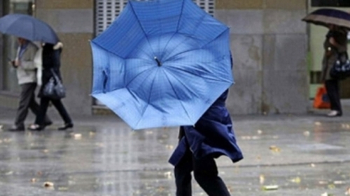 Vant si ceata in aproape toata tara! Meteorologii au emis COD GALBEN, cursele aeriene sunt intarziate sau anulate