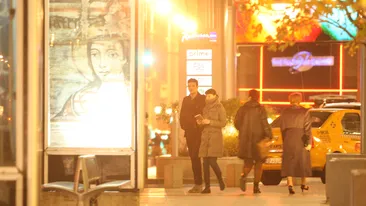 Dupa ce Raicu a dat-o pe fata cu Tecau, Chirila s-a consolat in compania unei brunete! A dus-o la hotel si i-a oferit cartea lui!