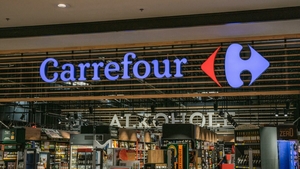 Ce program are Carrefour de Crăciun 2025. Când sunt deschise magazinele și la ce interval orar poți cumpăra alimente