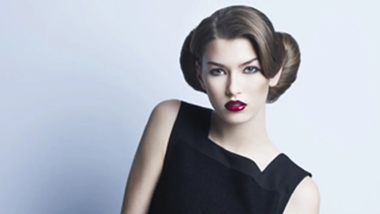 Coafuri pentru par lung inspirate din anii '30-'70! Stilul retro, sursa de creatie pentru hair-stylistii internationali