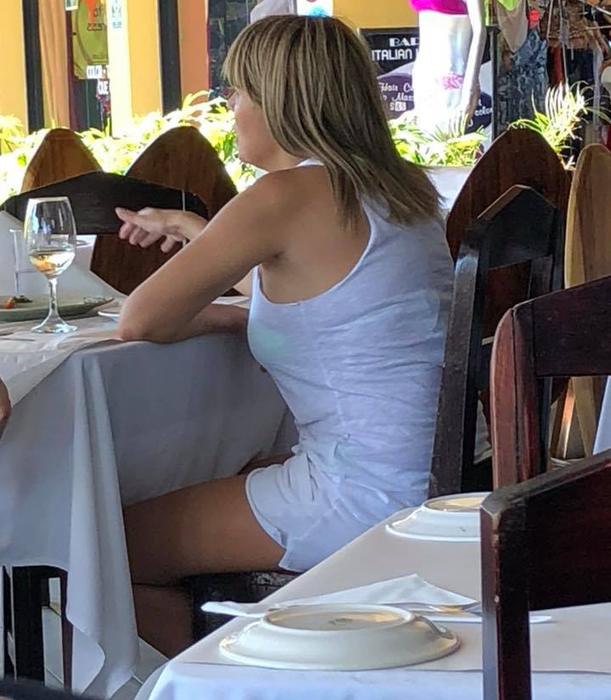 Primele imagini cu Elena Udrea și Alina Bica, în Costa Rica! Cum au fost fotografiate cele două