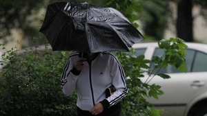 Comandament de INUNDATII la Guvern! COD GALBEN de ploi si vijelii, valabil pentru aproape toata tara