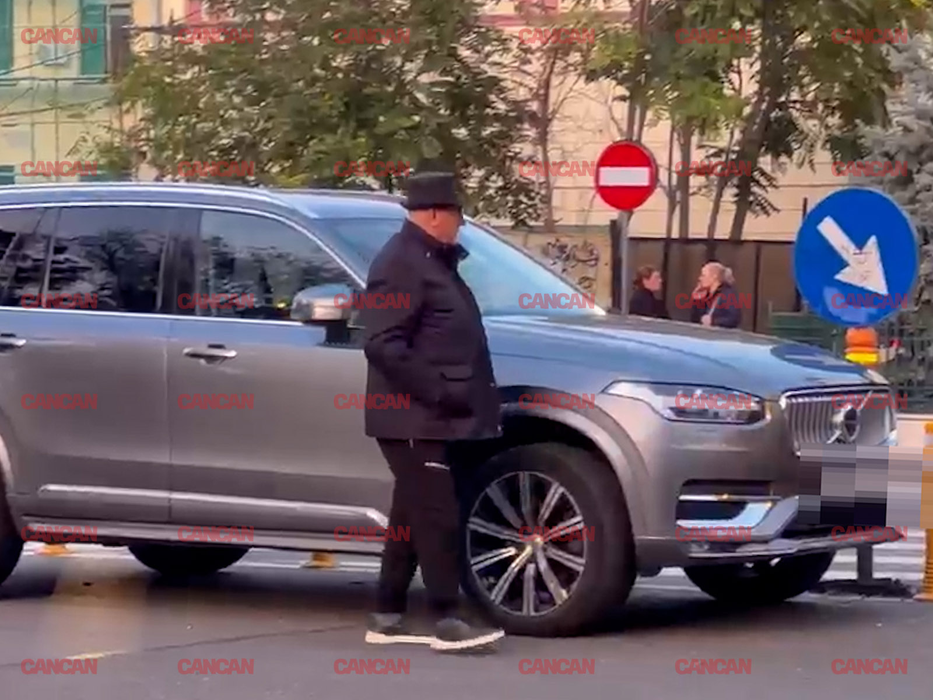 Imagini de la priveghiul lui Viorel Păunescu. Mitică Dragomir, printre primii care au venit să-și ia rămas-bun de la fostul președinte al Stelei