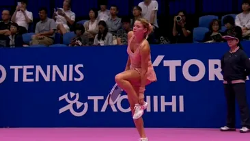 Tenismena Camila Giorgi a jucat la Tokyo cu fundulețul la vedere!