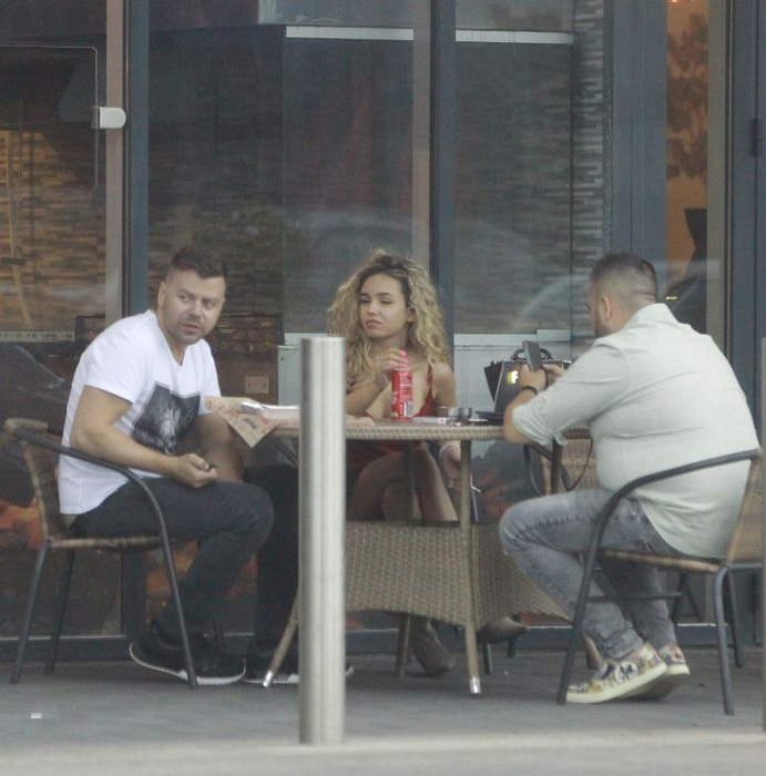 Bogdan Căpușan (stânga), alături de Carla și de un bun prieten, Sebi