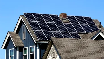 Ce sunt panourile solare on-grid? De necrezut cât te costă să îţi pui pentru a produce curent pentru o casă