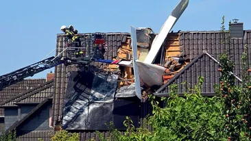 Accident aviatic, fără supraviețuitori. Un avion s-a prăbușit peste o casă, în Germania