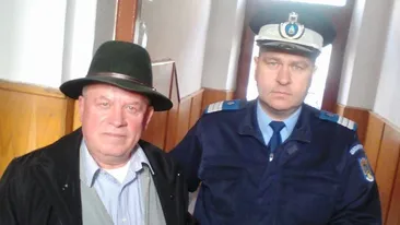 Un jandarm din Rădăuţi a găsit o borsetă, iar când a deschis-o a rămas fără cuvinte! Ce a urmat a devenit apoi viral