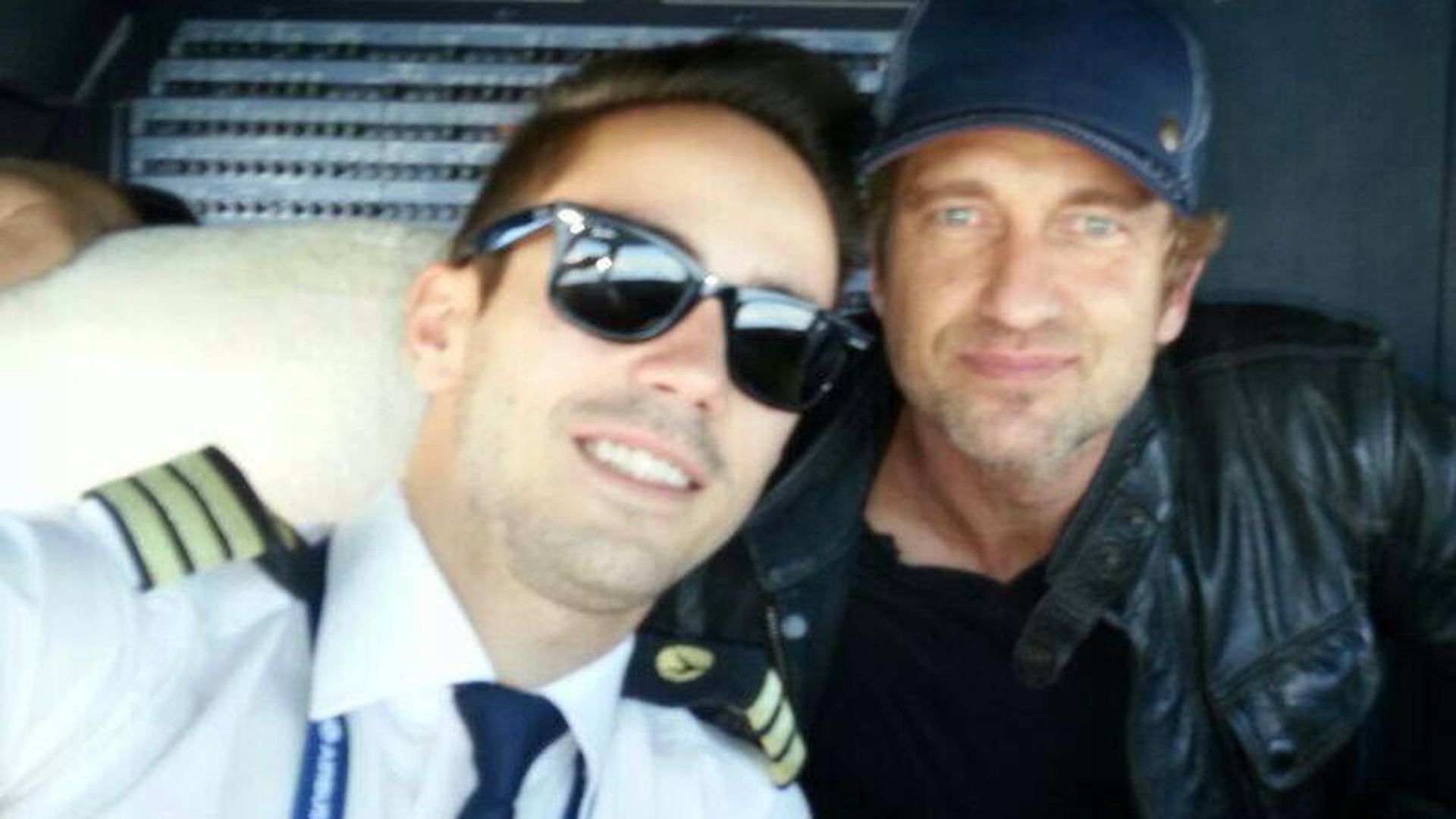 Ce ascunde Madalina Ghenea? Gerard Butler a venit in Romania in mare secret, cu o cursa comerciala!