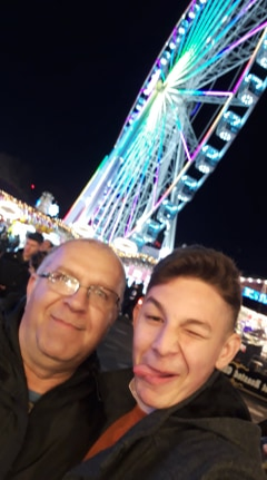 Adrian Păduraru, alături de fiul său pe care tot Adrian îl cheamă