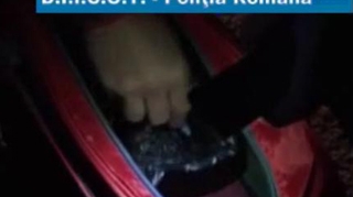 VIDEO Aproape 3 kilograme de cocaina si heroina, in valoare de 60.000 de euro, confiscate in Timis