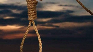 O adolescentă de 15 ani s-a spânzurat deoarece tatăl ei i-a luat telefonul mobil