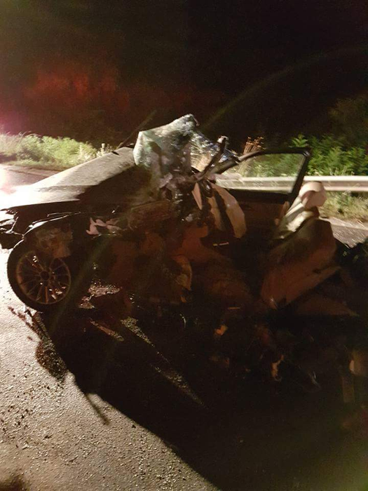 Acest BMW s-a dezmebrat în urma unui accident! Acul vitezometrului s-a oprit la…