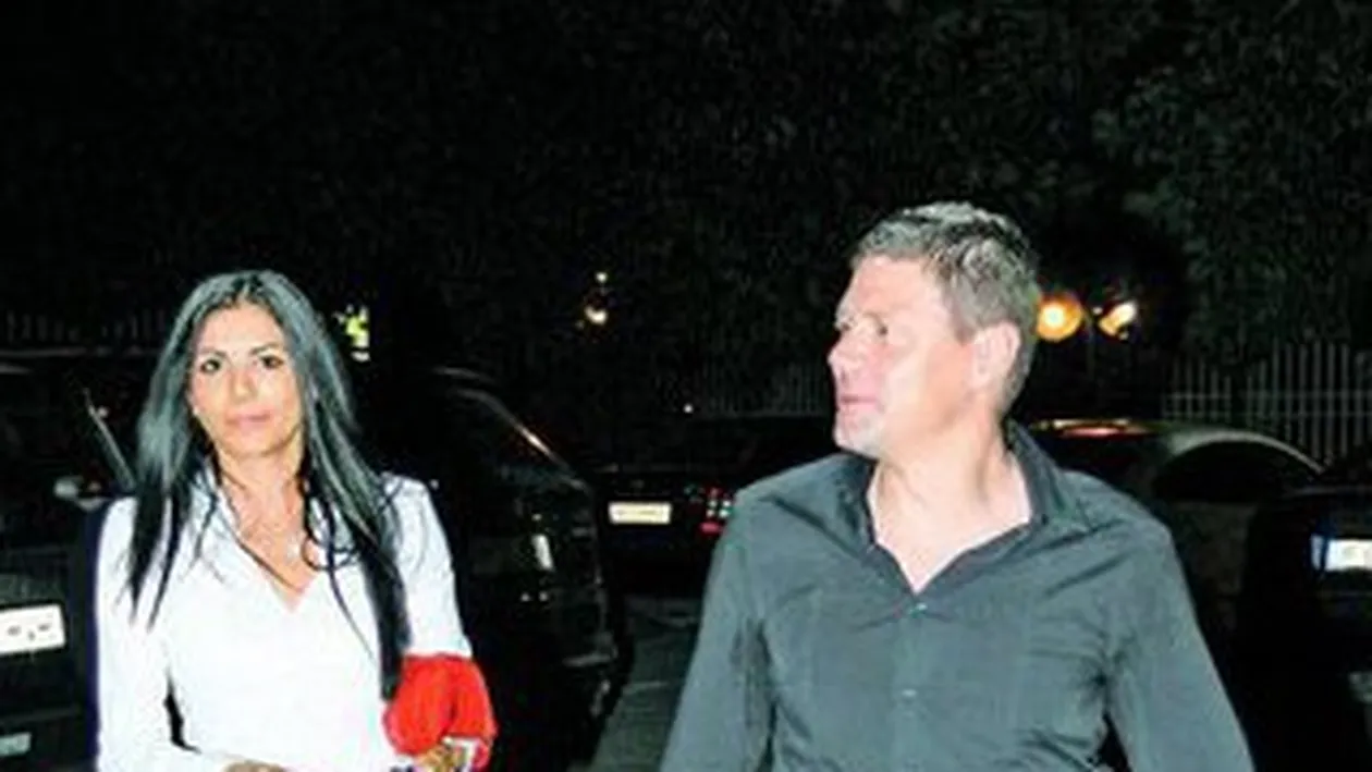 Exista viata dupa divort pentru Tibor Selymes! A baut vin rosu cu o bruneta focoasa si a dus-o la hotel