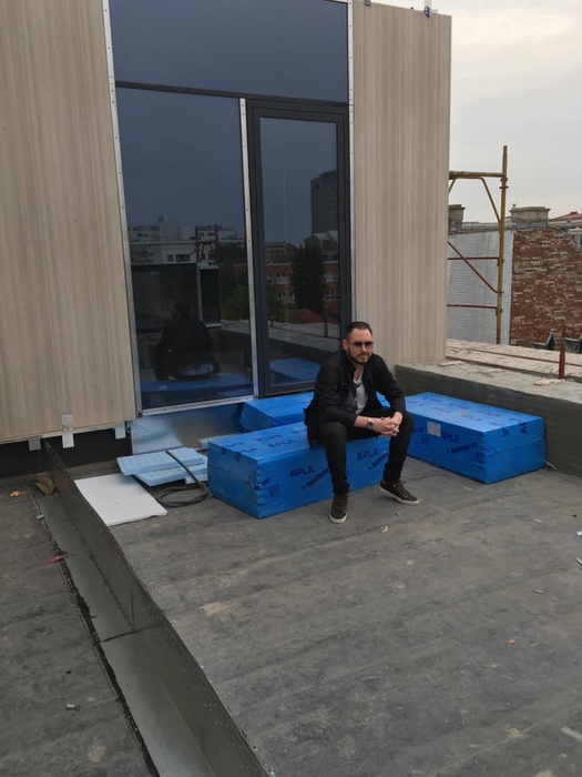 Andrei Versace locuia într-un apartament de lux/ Sursa foto: Facebook