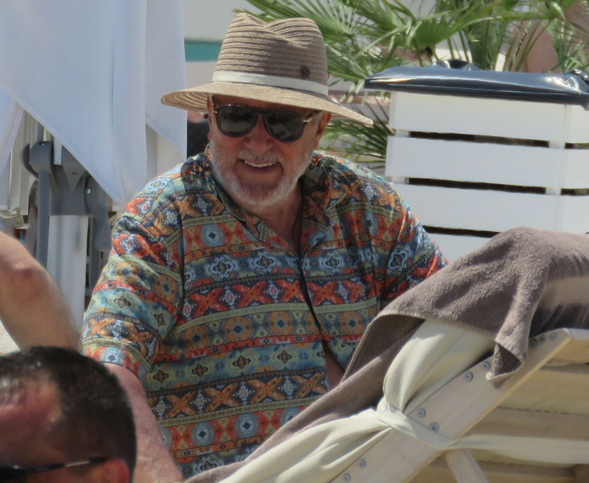 Ilie Năstase, la plajă cu alură de milionar columbian (Foto: CANCAN.RO)