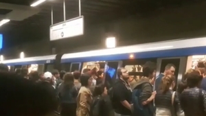 Circulaţie îngreunată la metrou! Ce s-a întâmplat