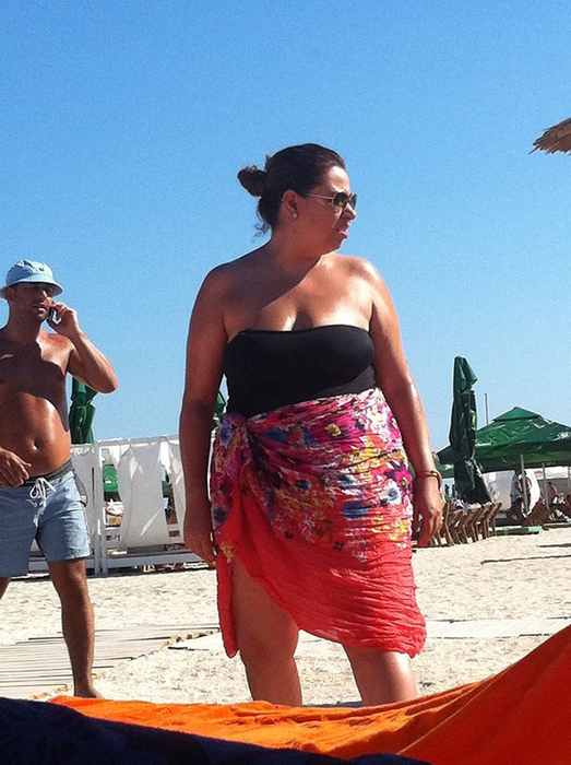 Oana Roman s-a pozat în costum de baie! Cum arată vedeta după ce s-a spus că a slăbit