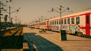 Schimbări importante în transportul feroviar. Trenurile către litoral nu vor mai opri într-o stație frecventată intens de turiști