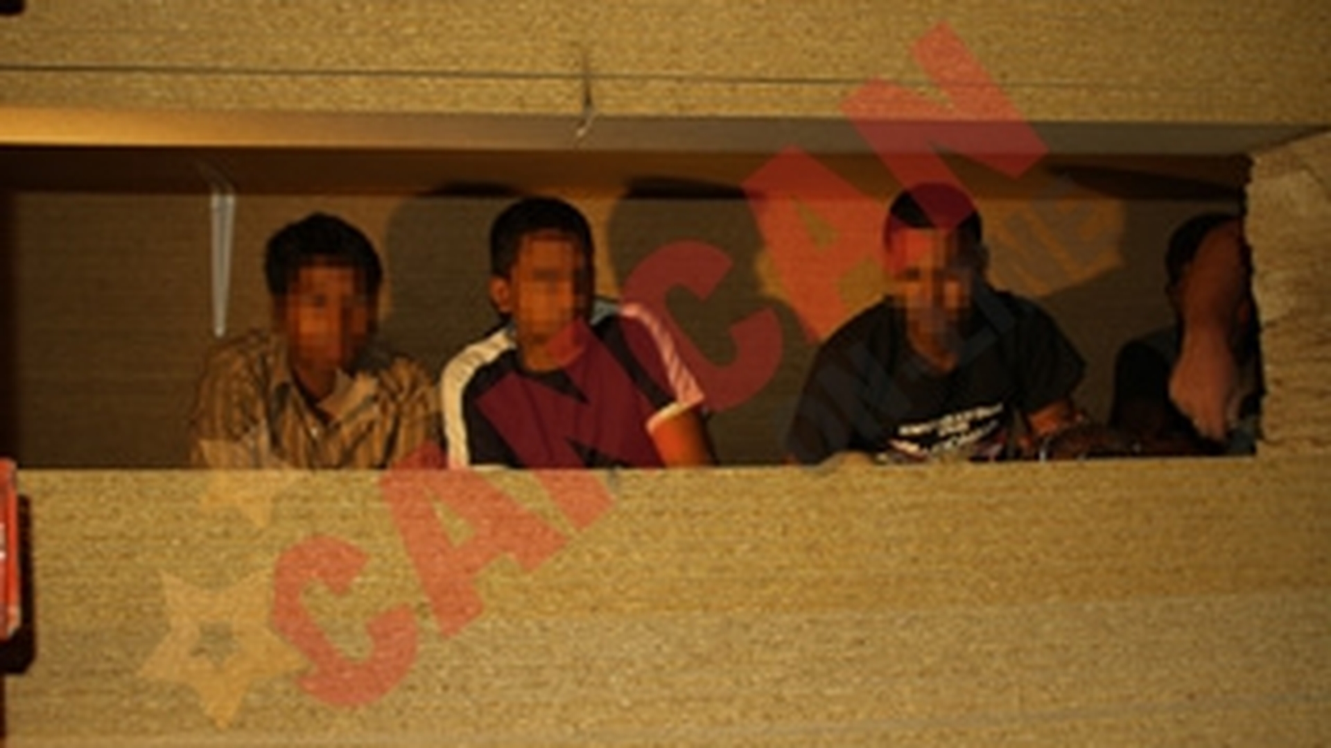 Migranti dositi intre scanduri