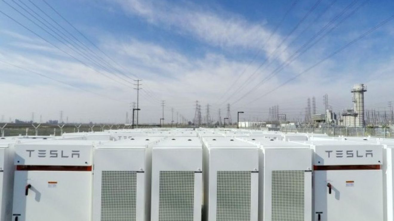 Vis de miliardar: vrea să construiască cea mai mare baterie din lume! De ce?